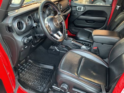 Used 2020 Jeep Gladiator Rubicon w/ Advanced Safety Group image 27