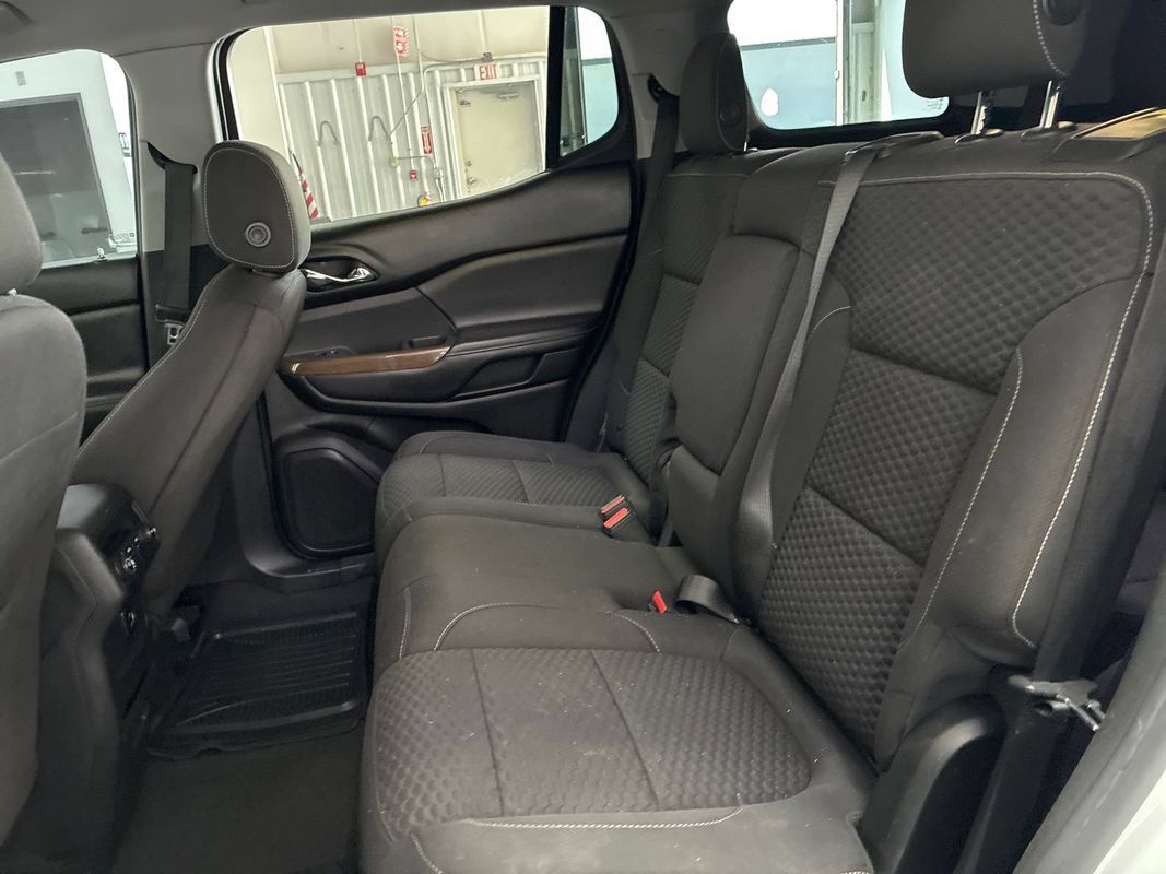 Used 2018 GMC Acadia SLE AWD/4WD image 18