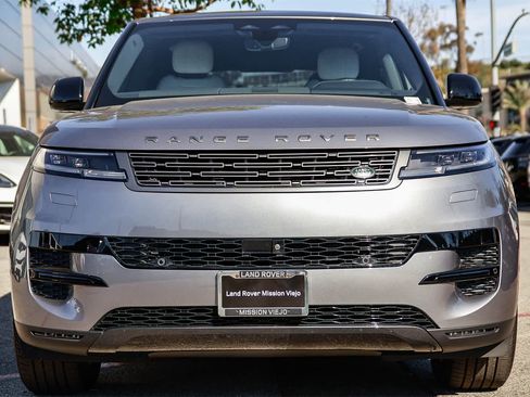 Certified 2025 Land Rover Range Rover Sport SE image 2