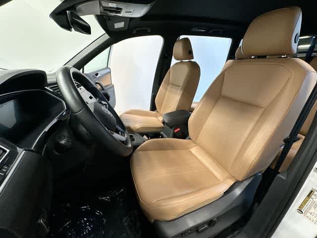 Used 2023 Volkswagen Tiguan SE R-Line FWD image 18