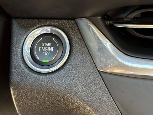 Used 2024 Buick Envista Preferred w/ Advanced Safety Package image 14