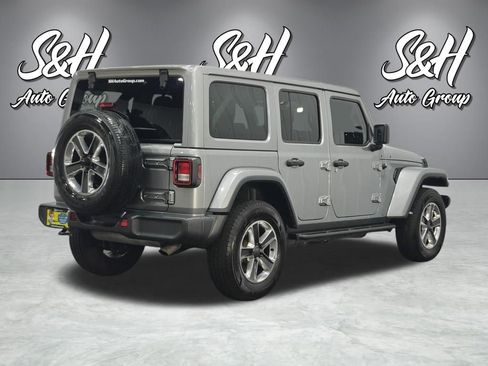 Used 2019 Jeep Wrangler Unlimited Sahara AWD/4WD image 18