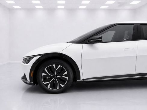 Used 2024 Kia EV6 Wind AWD/4WD image 5