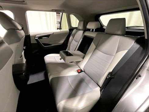 Used 2020 Toyota RAV4 XLE Premium AWD/4WD image 26
