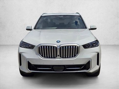 Used 2026 BMW X5 xDrive50e w/ Premium Package image 5