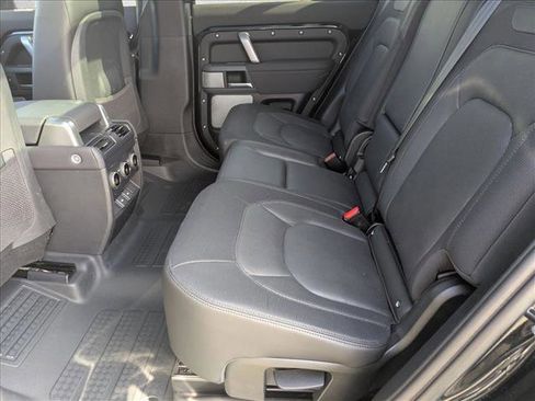 Used 2023 Land Rover Defender 130 X-Dynamic SE AWD/4WD image 21