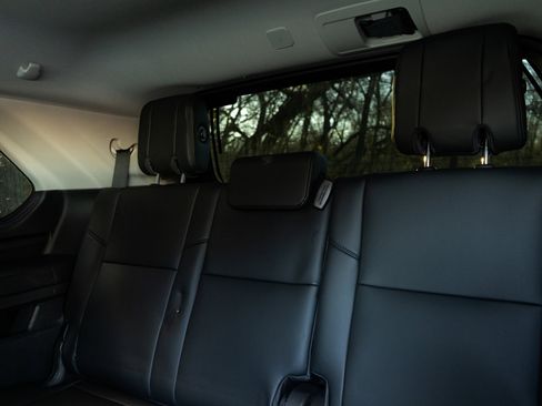 Used 2023 Toyota Sequoia Limited image 19