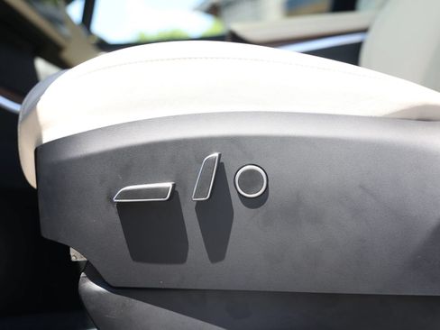 Used 2022 Tesla Model X AWD/4WD image 29