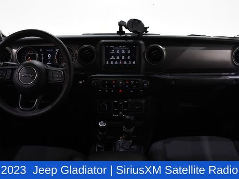 Used 2023 Jeep Gladiator Willys image 9