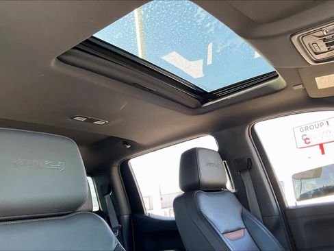 Used 2019 GMC Sierra 1500 AT4 w/ Off Road Performance Package image 13