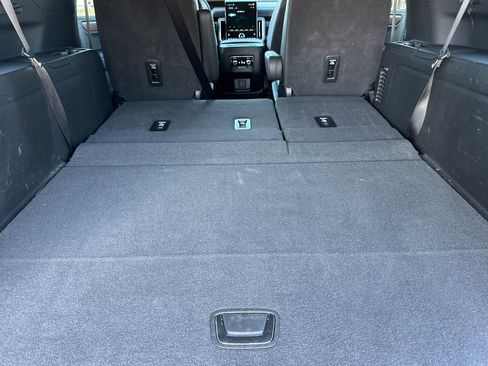 Used 2025 GMC Yukon XL Denali AWD/4WD image 17