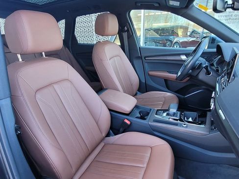 Used 2023 Audi Q5 2.0T Premium w/ Convenience Package image 47