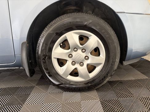 Used 2008 Kia Sedona LX FWD image 22