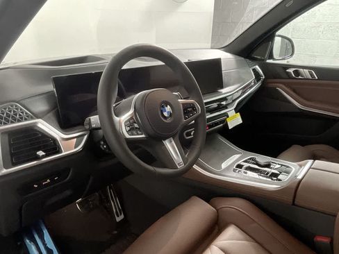 Used 2024 BMW X5 xDrive40i w/ M Sport Package AWD/4WD image 14