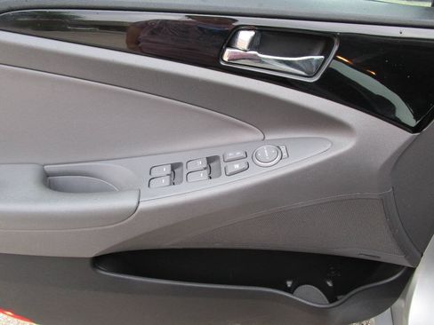 Used 2013 Hyundai Sonata Limited FWD image 10