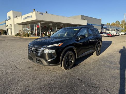 Used 2024 Nissan Rogue SV image 5