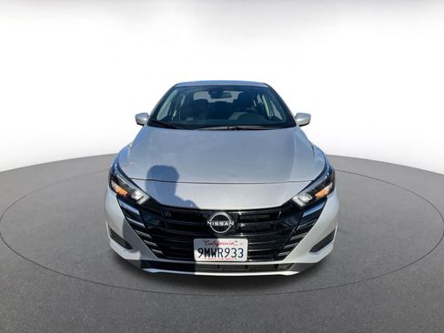 Used 2025 Nissan Versa SV image 2