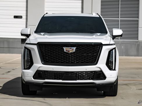 Used 2025 Cadillac Escalade V w/ LPO, Floor Liner Package image 24