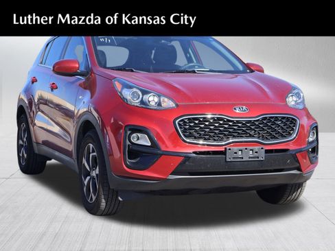 Used 2020 Kia Sportage LX image 1
