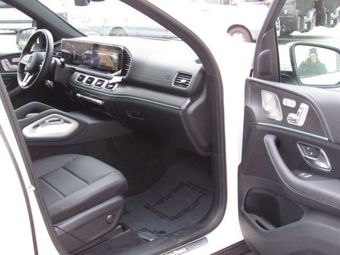 Used 2023 Mercedes-Benz GLS 450 4MATIC image 18