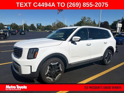 Used 2023 Kia Telluride S AWD/4WD image 1