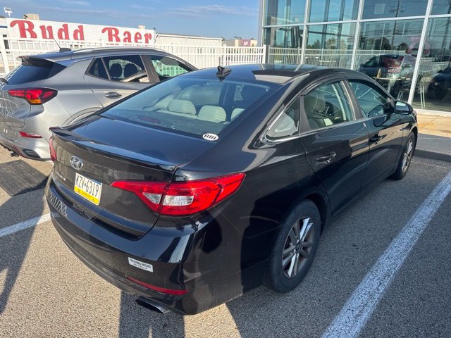 Used 2017 Hyundai Sonata SE FWD image 3