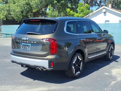 Used 2024 Kia Telluride S FWD image 5