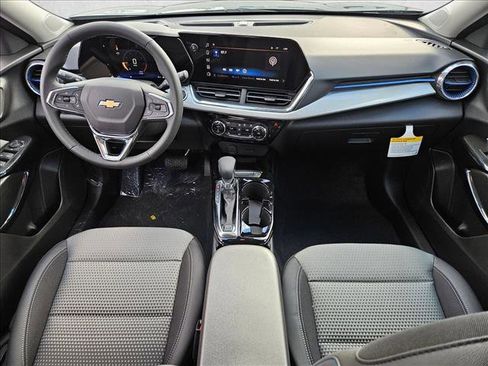 New 2026 Chevrolet Trax LT w/ Sunroof Package image 14