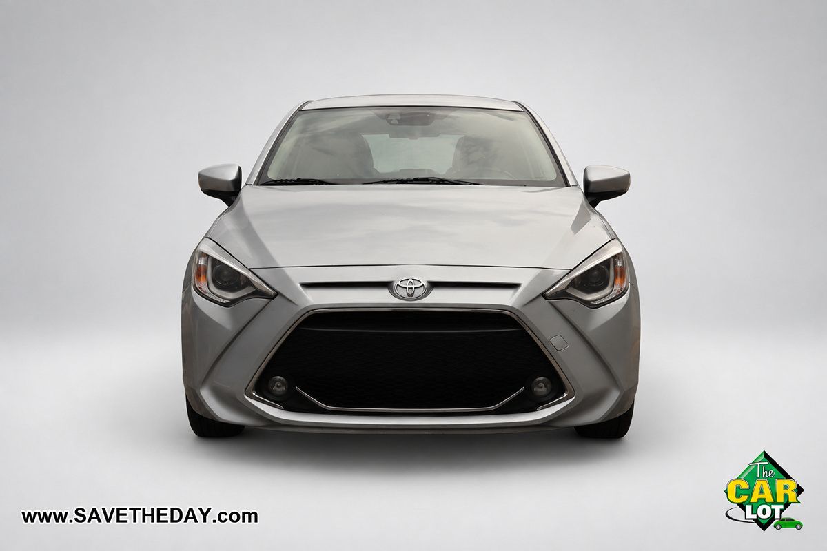 Used 2020 Toyota Yaris XLE FWD image 11