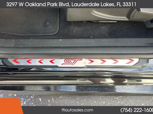 Used 2018 Ford Focus ST image 26