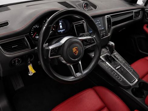 Used 2018 Porsche Macan Sport Edition AWD/4WD image 8