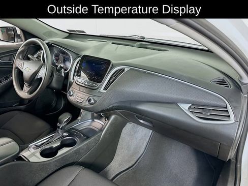 Used 2023 Chevrolet Malibu LT FWD image 21