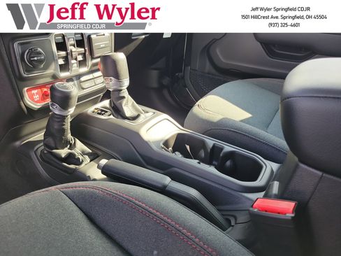 New 2025 Jeep Wrangler Rubicon w/ Technology Group image 13