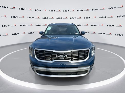 Used 2023 Kia Telluride S image 3