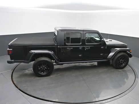 Used 2022 Jeep Gladiator Willys image 42
