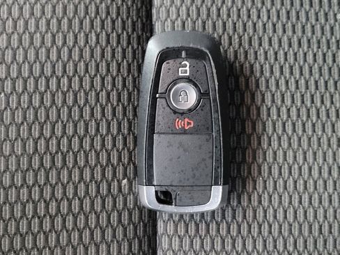 Used 2018 Ford Explorer XLT FWD image 32