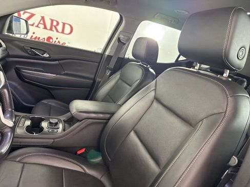 Used 2021 GMC Acadia SLT w/ Premium Package image 11