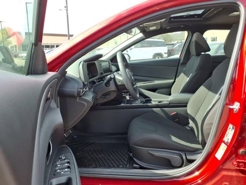 New 2026 Hyundai Elantra SEL Sport Premium FWD image 15