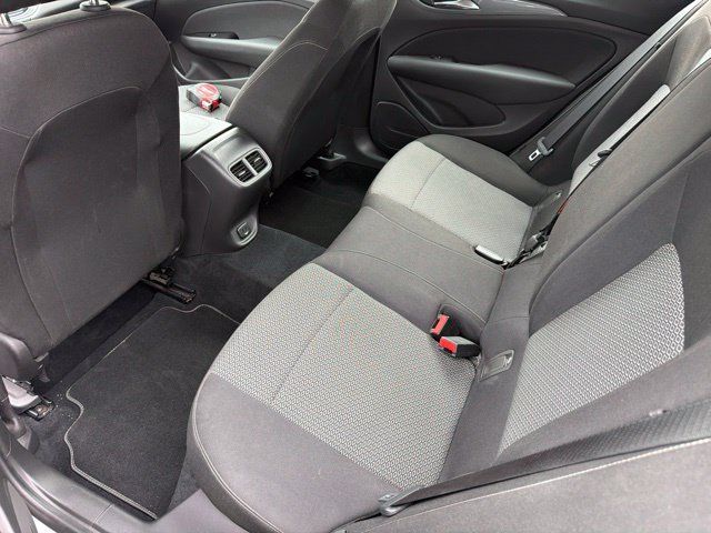Used 2018 Buick Regal Preferred FWD image 19