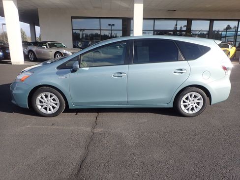 Used 2013 Toyota Prius V Three image 2
