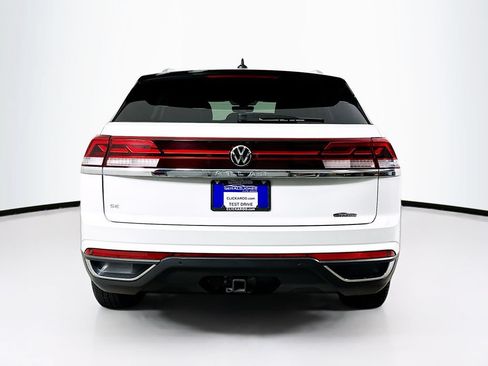 Used 2024 Volkswagen Atlas Cross Sport SE FWD image 15