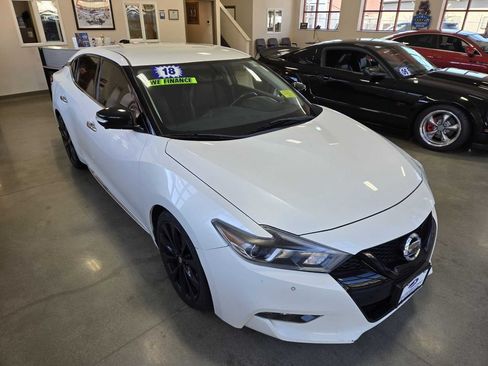 Used 2018 Nissan Maxima SR w/ Midnight Edition FWD image 8