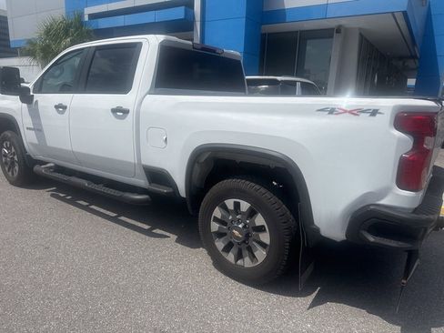 Used 2024 Chevrolet Silverado 2500 Custom w/ Custom Value Package image 5