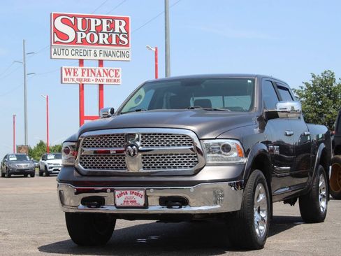 Used 2017 RAM 1500 Laramie w/ Convenience Group AWD/4WD image 7