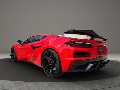 Used 2024 Chevrolet Corvette Z06 RWD image 3