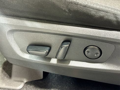 Used 2022 Nissan Pathfinder SV image 24