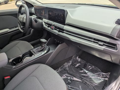 Certified 2025 Kia K4 FWD image 12