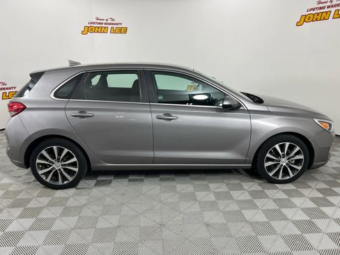 Used 2020 Hyundai Elantra GT image 8