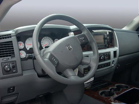 Used 2008 Dodge Ram 1500 Truck ST AWD/4WD image 4