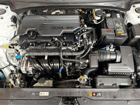 Used 2025 Hyundai Elantra Sport FWD image 34